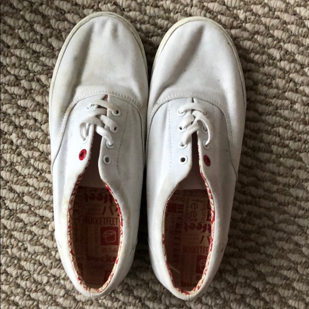 Bucket feet white tennis Shoes